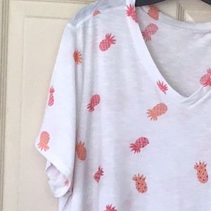 T shirt with pineapples size 16 18